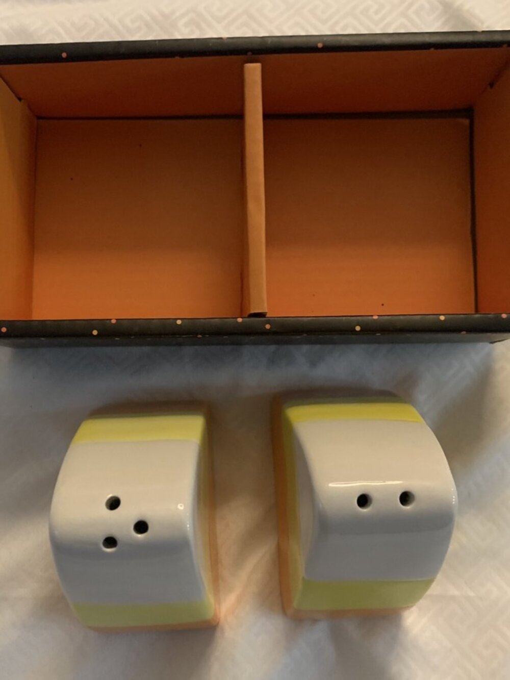 Trick or Treat Candy Corn Salt & Pepper Shakers Halloween - Brand New in box - Picture 4 of 6